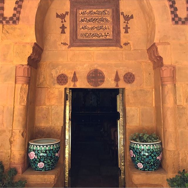 Let's discover new places, just us two 🌎🌸🦋🌼🚪🔍-...... newplace... (Bikfaïya, Mont-Liban, Lebanon)