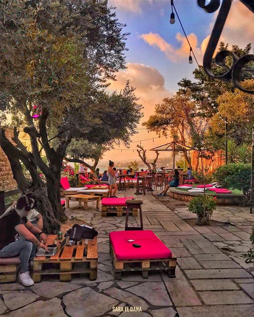 Let’s find a beautiful hidden gem to chill at sunset 🌞🍹 (Lebanon)