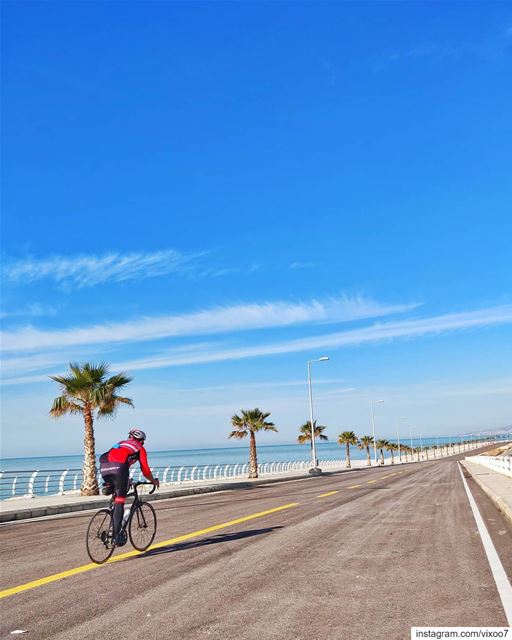 Let's go into the weekend.... cyclinglife  cyclist  roadbike  cycling ... (Dbayhe)