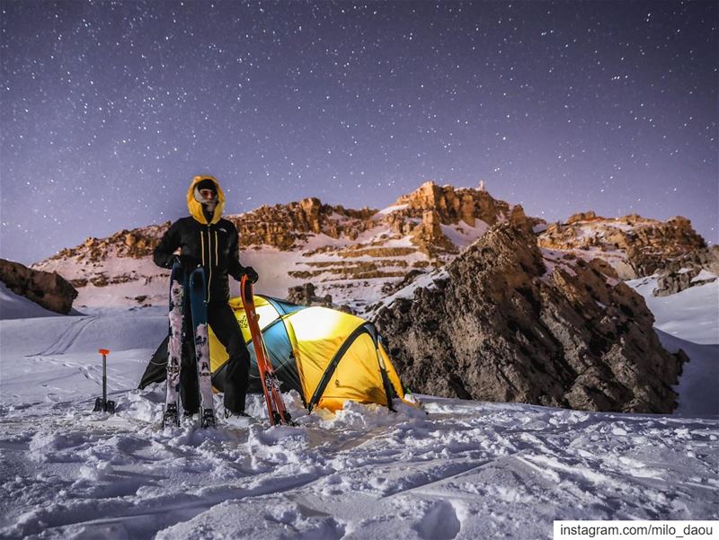 Let’s go somewhere where the stars kiss the snow ✨🎿⛺️ .. 📷 @bassil.jad  ... (Lebanon)