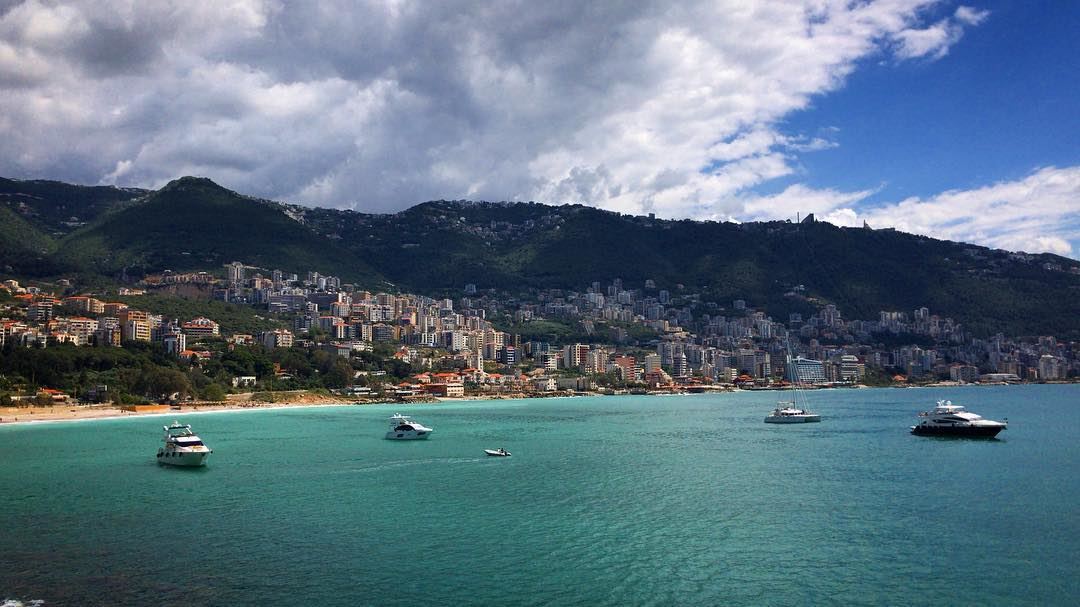 Let’s meet in the middle of the sea🌊 🍻🇱🇧  sea  boats  boatride ... (Jounieh)