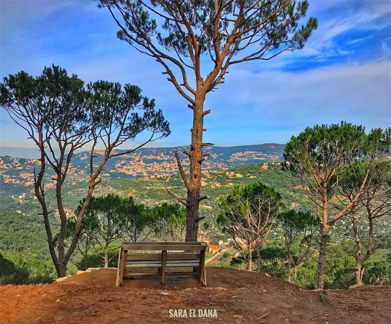 Let’s pause for a minute and enjoy this amazing view! ⛰🌞 (Deïr El Harf, Mont-Liban, Lebanon)