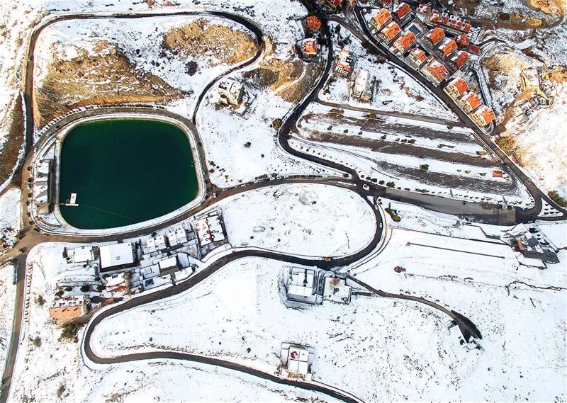 Let’s play Maze🔄📍Zaarour, Mount Lebanon, Lebanon | 2018..━ ━ ━ ━ ━ ━... (Zaarour Lake)