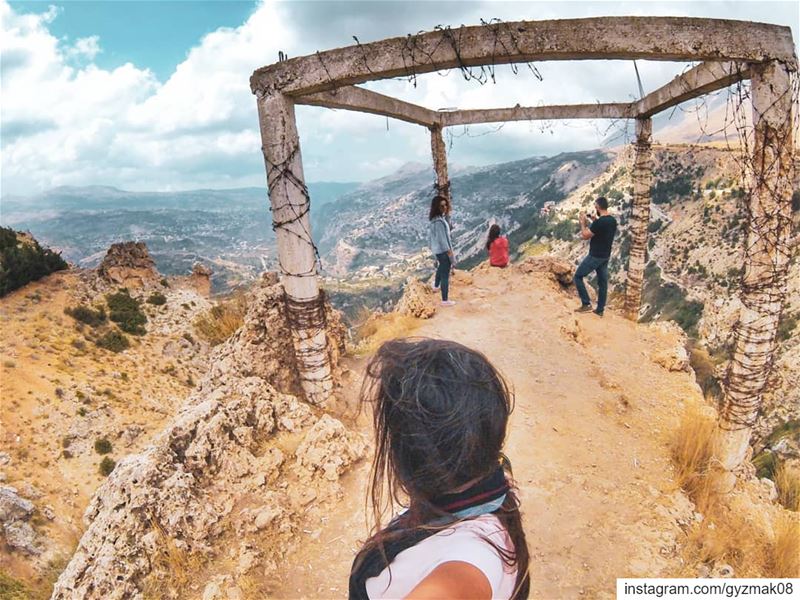 Let's roam the planet, climb mountains, and enjoy the view at the edge. ... (Lebanon)