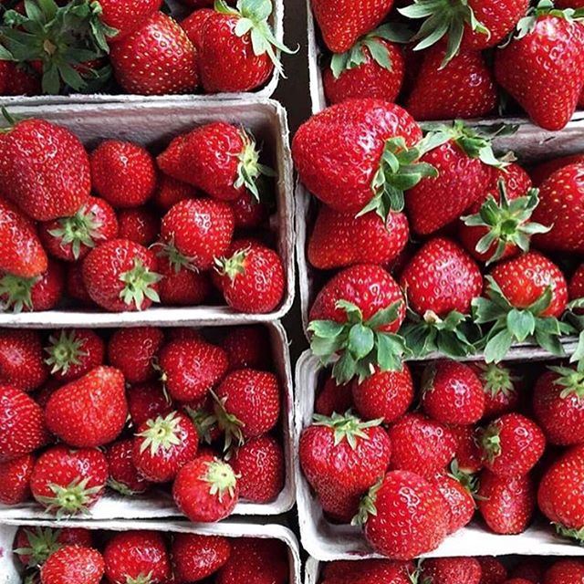 Let's snack 🍓❤️ strawberries fruity