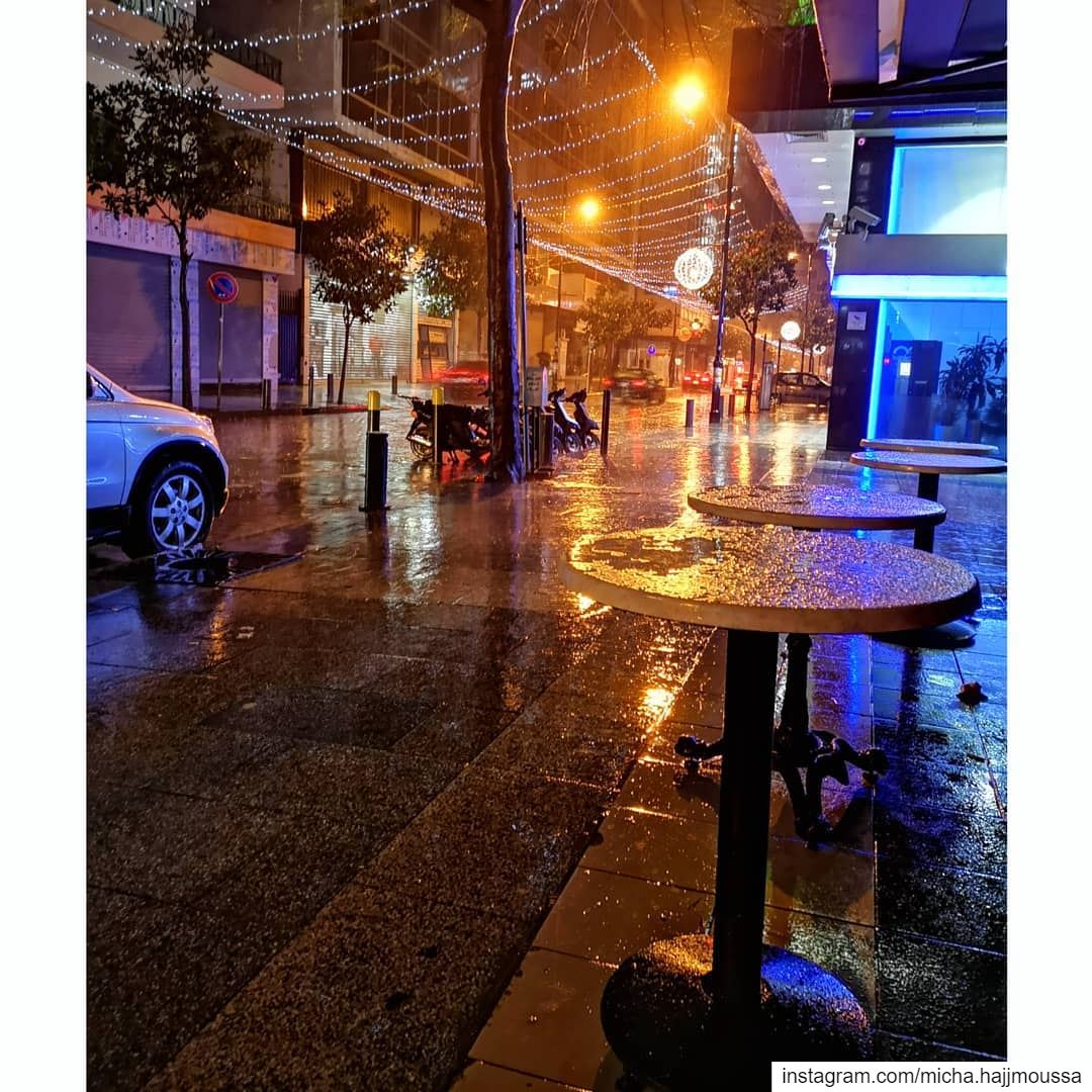 "Let the rain kiss you. Let the rain beat upon your head with silver... (Hamra, Beyrouth, Lebanon)