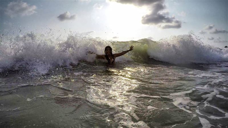 Let the  sea set you  free....  playingtime  waves🌊  funnywaves  lebanon ... (Byblos, Lebanon)