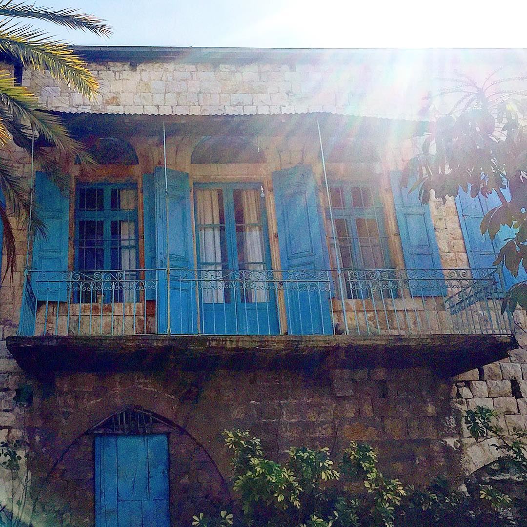 Let the sunshine in! Enjoy the sunny weekend☀️... (Ghazir, Mont-Liban, Lebanon)