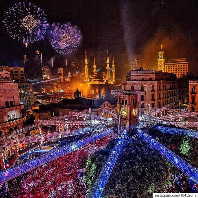 Let us  dream that  Lebanon reflects this  beautiful  image  365days a ... (Place de l’Étoile)