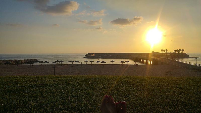 ~..Lets add some Glitter to my Pedicure💥⚡..~ thewayyousee  thewayyouread... (Jiyeh Marina Resort)