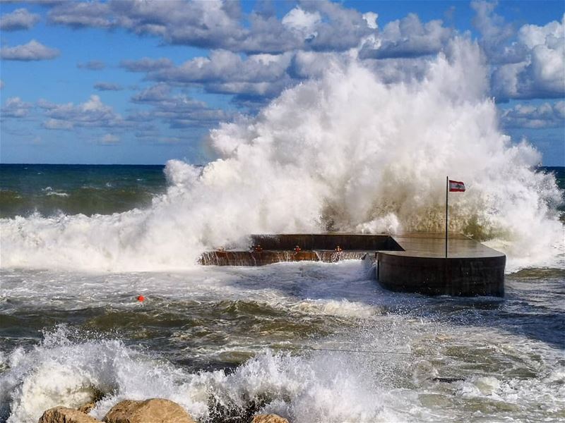 ============================== libanon friday waves skylovers... (Corniche Ain Mreisse)