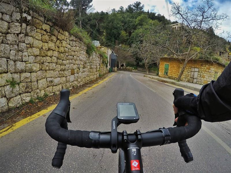 Life Behind Handlebars 👌..... cyclinglife  behindhandlebars ...