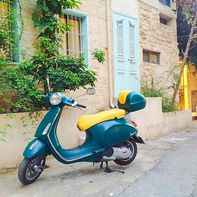 Life is a beautiful ride! 💚Good morning Beirut! 🇱🇧☕️☀️instamood instagood igdaily Instaphoto photooftheday vespa lifeisaride (Achrafieh, Beirut)