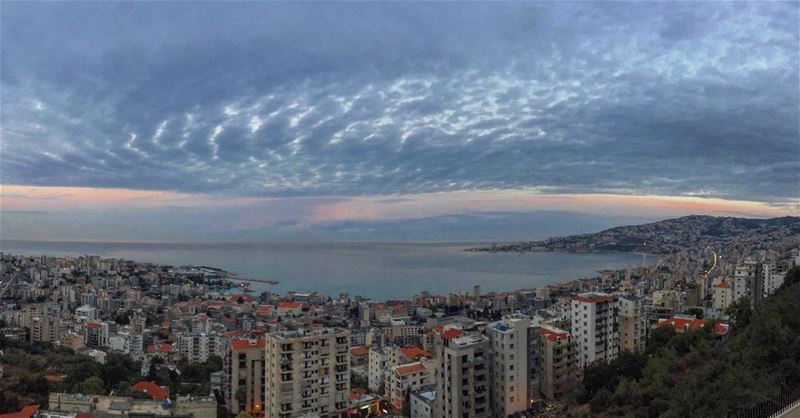 Light pink shade 🌄  sunrise ... (Joünié)