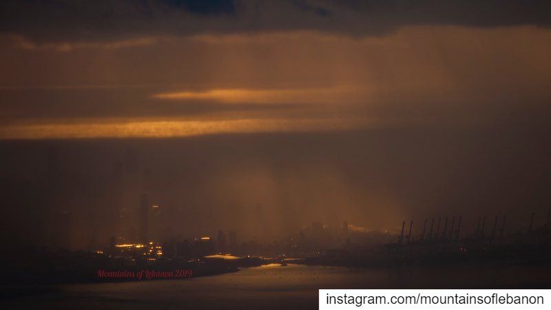 Light, Rain and fog over Gotham city! beirut  beirutsunset  ptk_lebanon... (Beirut, Lebanon)