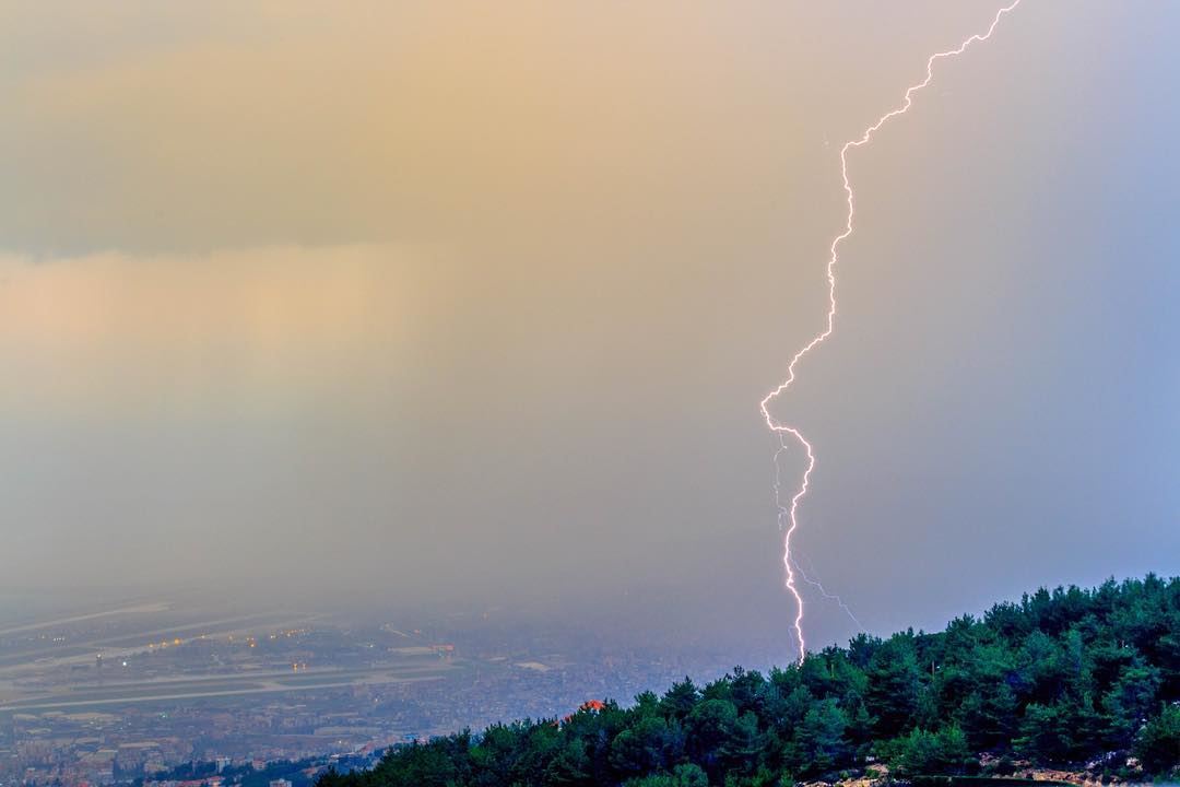  lightning mountains storm pysglb lebanon beirut landscape nature... (Kayfun, Mont-Liban, Lebanon)