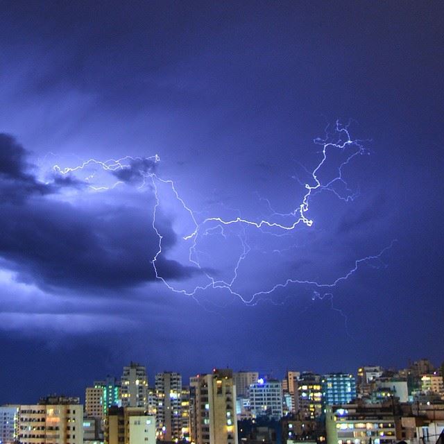 ♢Lightning storm continues over my city♢Camera : nikon d3200♢shot taken /