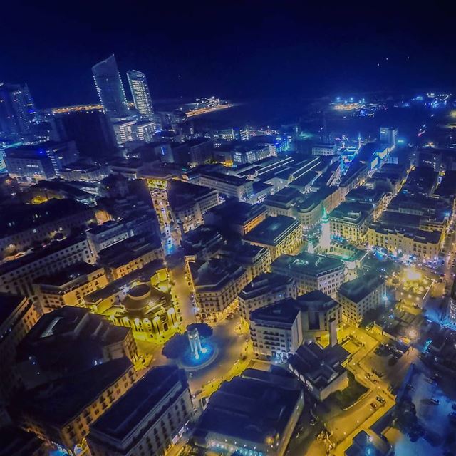 Lights of Beirut 🇱🇧🌃🇱🇧 .... lebanon  beirut  beirutcityguide ... (Parc de l'Étoile)