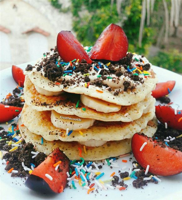 Little bit of  homemade heaven 🍑 kissthecooklb  pancakes  fruits ...