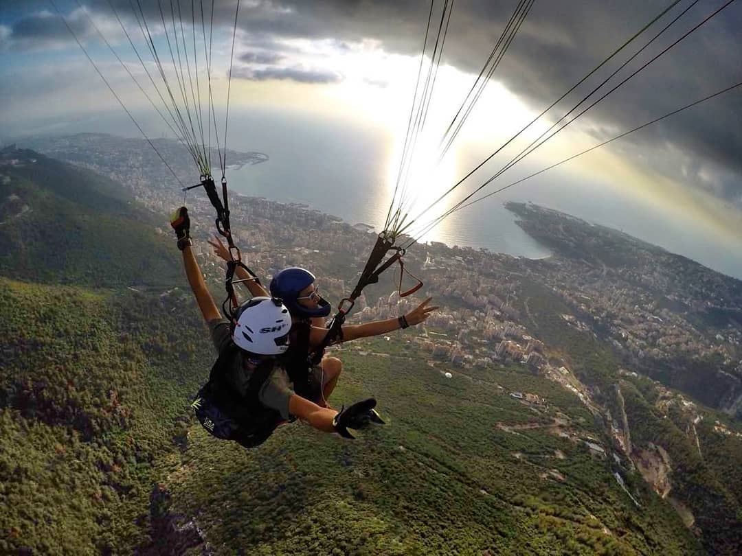 Live for the moments you can't put into words. paragliding @liveloveparagl (Joünié)