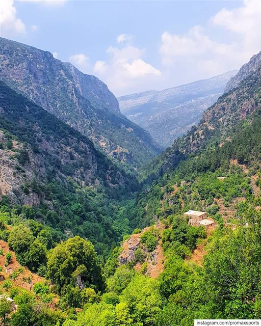 Live from Qannoubine 🇱🇧. promaxsports  qannoubine  hikinginlebanon ... (Ouâdi Qannoûbîne, Liban-Nord, Lebanon)