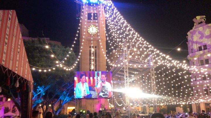 Live talk show, lights, music, Ramadani tents... BEIRUT is alive 🇱🇧 ... (Parc de l'Étoile)