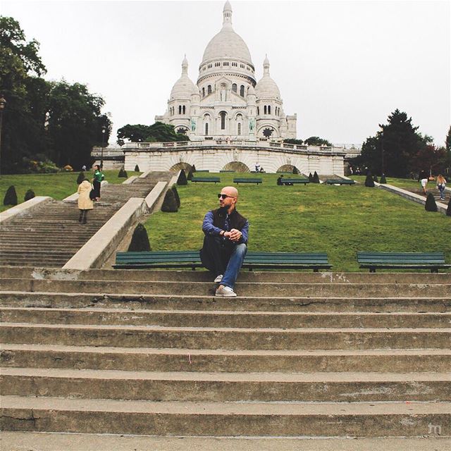 - Live with no excuses and travel with no regrets -... street  paris ... (Basilique Du Sacré-Cœur De Montmartre)