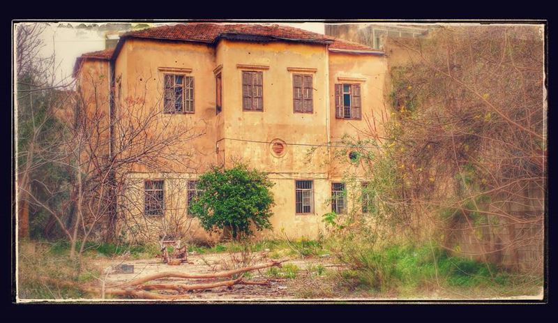  liveloveachrafieh  livelovebeirut  livelovelebanon  Lebanon  lebanon_hdr ... (Achrafieh, Lebanon)