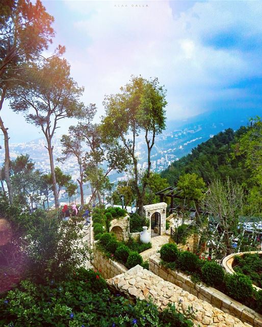 〰〰〰〰〰〰〰〰〰〰〰〰〰〰〰〰  livelovebeirut   livelovelebanon  livelovejounieh ... (Joünié)