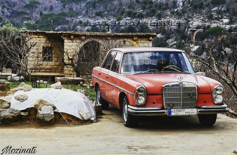  livelovebeirut livelovelebanon oldlebanon oldhouse oldcars oldcar... (Btighrin, Mont-Liban, Lebanon)