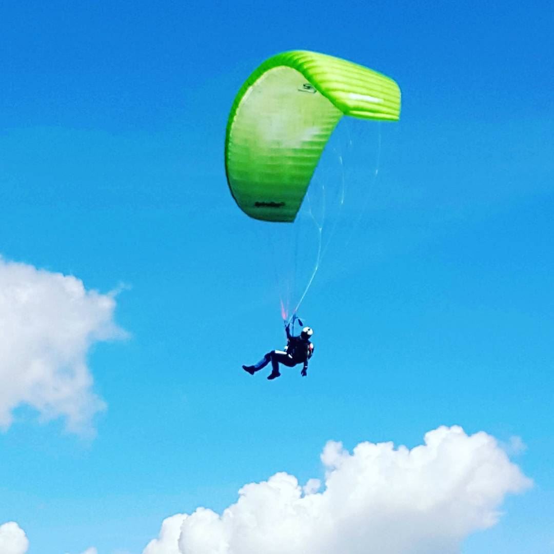 😎🤘 livelovebeirut  paraglidinglife  paragliding  paragliders ... (Les Arcs, French Alps)