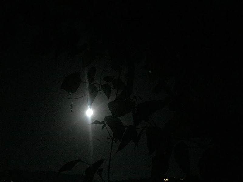 🌝🌱  livelovebotmeh  lebanon  moon  fullmoon  black  white  sky  haricots... (Botme - Chouf)