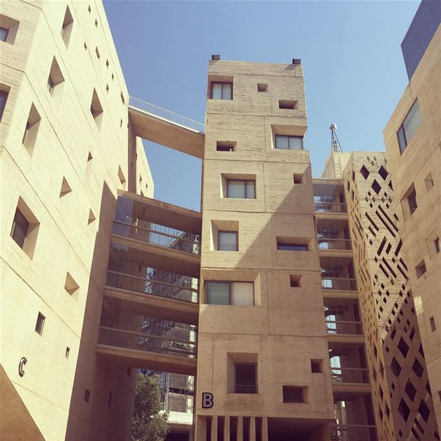  livelovelebanon  lebanon  beirut  university  newlife  modernarchitecture... (Université Saint-Joseph - Campus de L'innovation et du Sport (CIS))