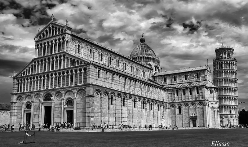 .–––––––––––––––––––––––––––––––––––Location:  CathedralSquare  Italy––– (Pisa, Italy)