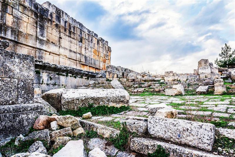 Location : Sfireh Temple, Lebanon  earthpix  earthofficial ... (Es Sfîre, Liban-Nord, Lebanon)