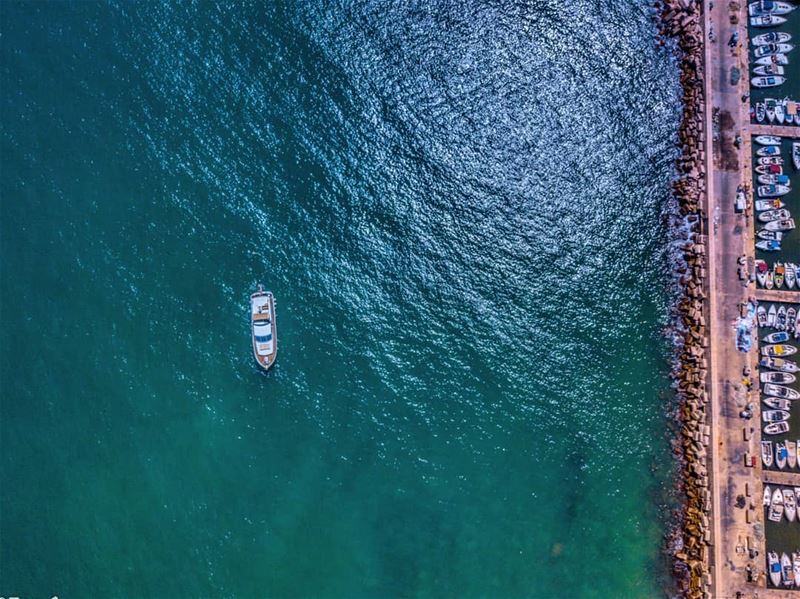 Lonely seaboat.  tyre  lebanon  leb  sour  seaport  picture_to_keep  boats... (Tyre, Lebanon)