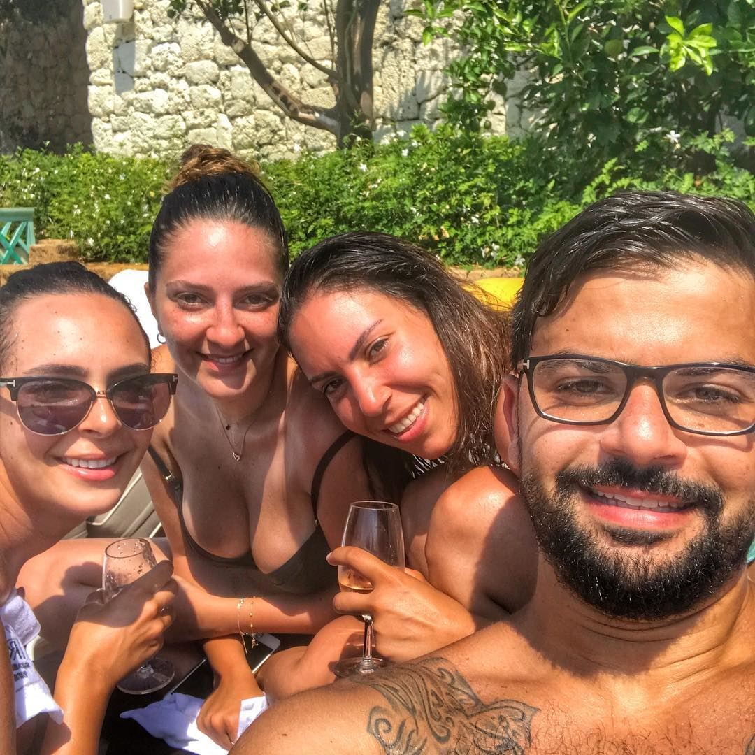 Look who we bumped into at the pools of Lebanon  mandalounbeachclub  fun ... (El Mandaloun Beach Club Dbayé)