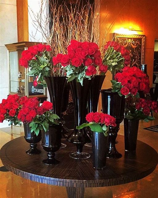 Love and red roses can never be hid ❤⚘🌹⚘🌹⚘🌹❤ @fsbeirut ready for... (Four Seasons Hotel Beirut)