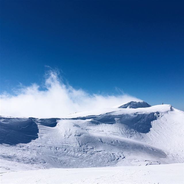 Love the mountain, miss the ocean. 🏂🏂🏂 не могу оторвать глаза от иноплан (Mzaar 2400m)