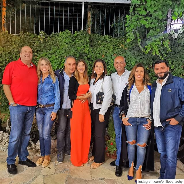 Lovely friends.... friends casinoarabi zahle lebanon berdawni dinner... (Zahlé, Lebanon)