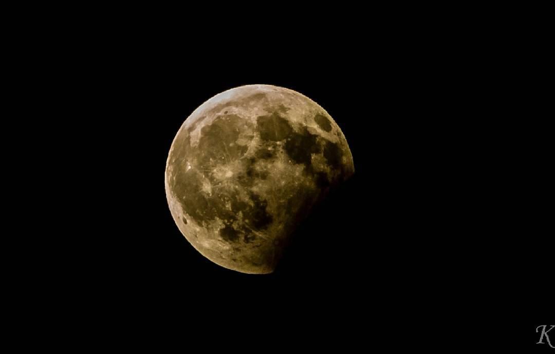 Lunar eclipse that happened monday 7/8/2017 at 10:10pmPhoto taken using...