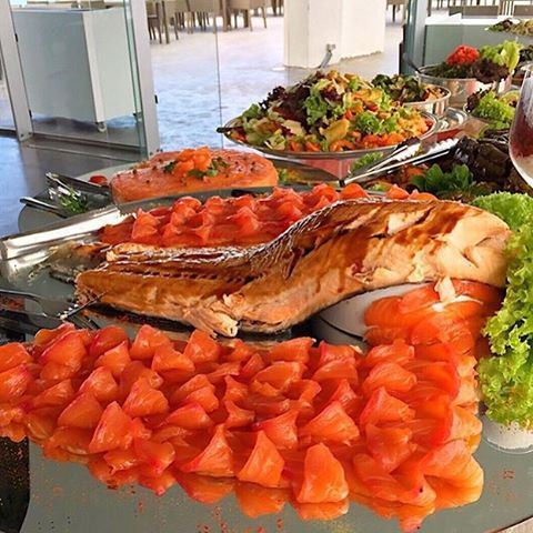 Lunch Buffet at Miramar 🍴🍴 Perfect for SALMON LOVERS!!! 😍😍😍😍❤️❤️❤️ Photo taken by @oneplatetwoforks (Miramar Hotel Resort and Spa)