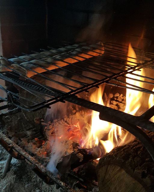 Lunch is served! hawwilo  chicken  foodporn  bonfire  chimney  lebanon ...