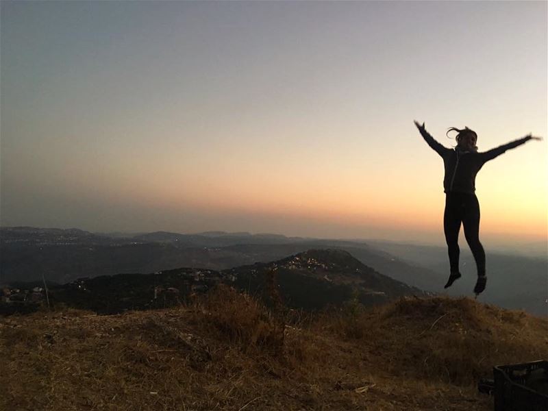 ~..Lust for Life..~ 🤸🏽‍♀️🎒  lustforlife  thewayyouread  thewayyoufeel ... (Jezzîne, Al Janub, Lebanon)