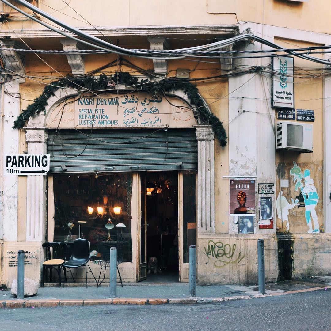 •Lustres antiques• beirut  lebanon  exklusive_shot   liveauthentic ... (Gemmayzeh, Beirut)
