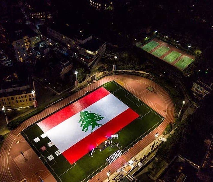 Líbano em mais um novo recorde mundial do Guinness Book 🇱🇧 Estudantes da... (American University of Beirut (AUB))