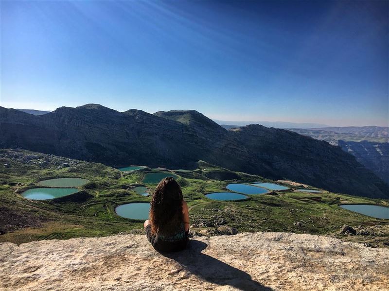 m e d i t a t i o n 💆🏻‍♂️ r o c k ⛰ lebanon  lebanon_hdr  akoura  gopro... (Akoura, Mont-Liban, Lebanon)