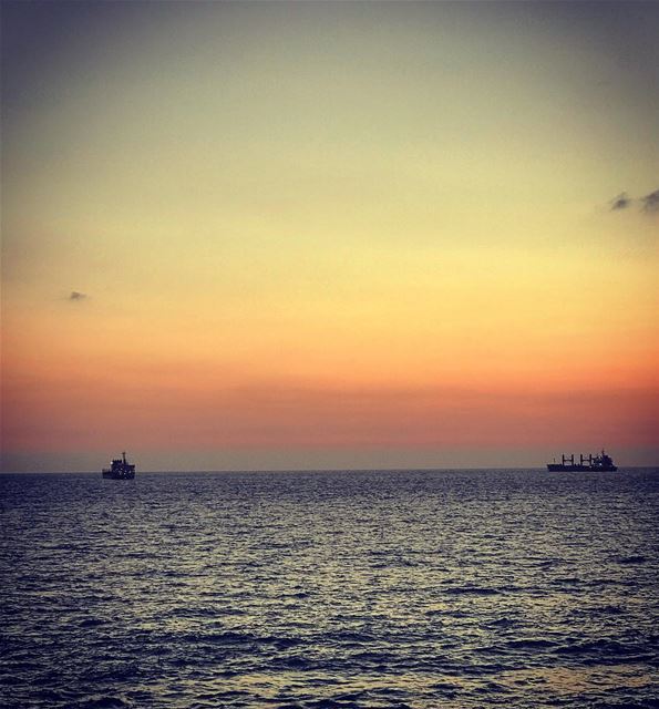 Magic hour 😍 lebanon  batroun  raysbatroun  sunset  magichour  beach ... (Batroûn)