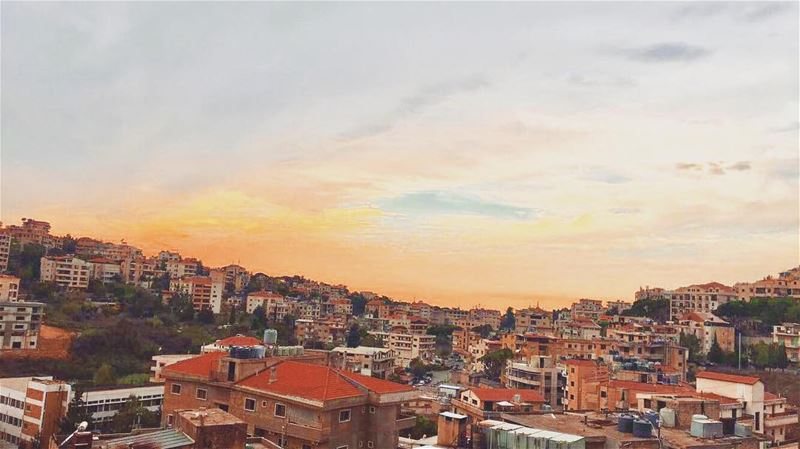 Magic sky from my balcony ☀️💛 Sunday  october  autumnsky  lebanonsky ... (Aley)