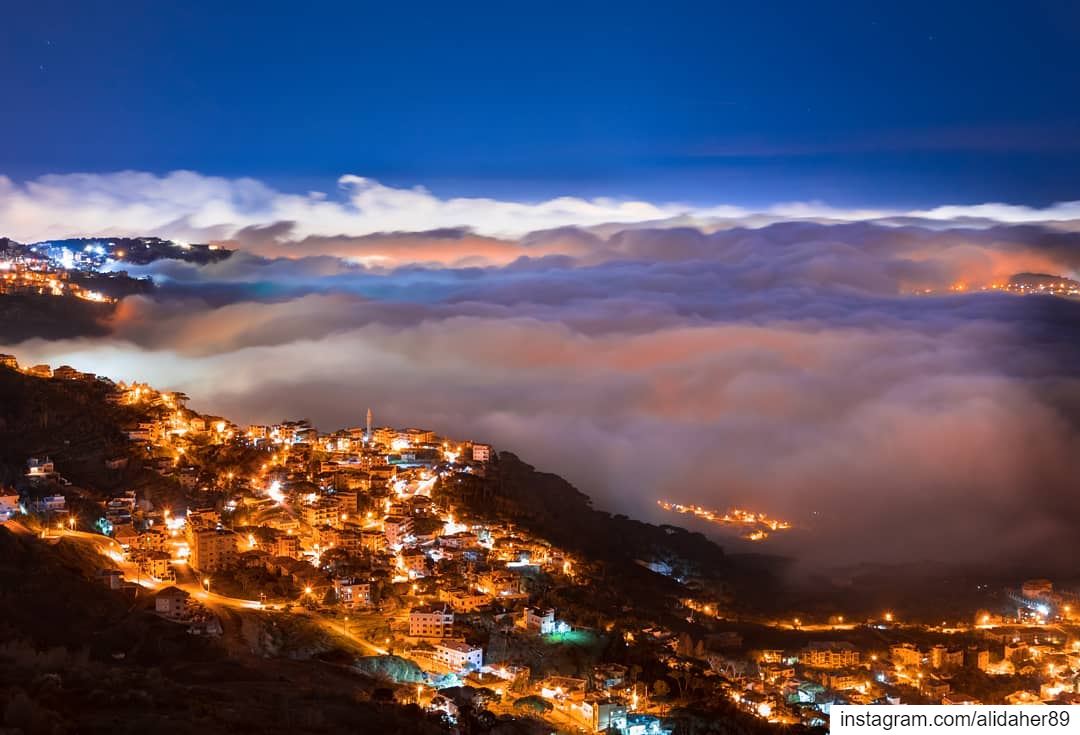 Magical night 💫...... nightphotography landscape... (Sawfar, Mont-Liban, Lebanon)